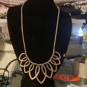 Lucky brand gold tone leaf necklace